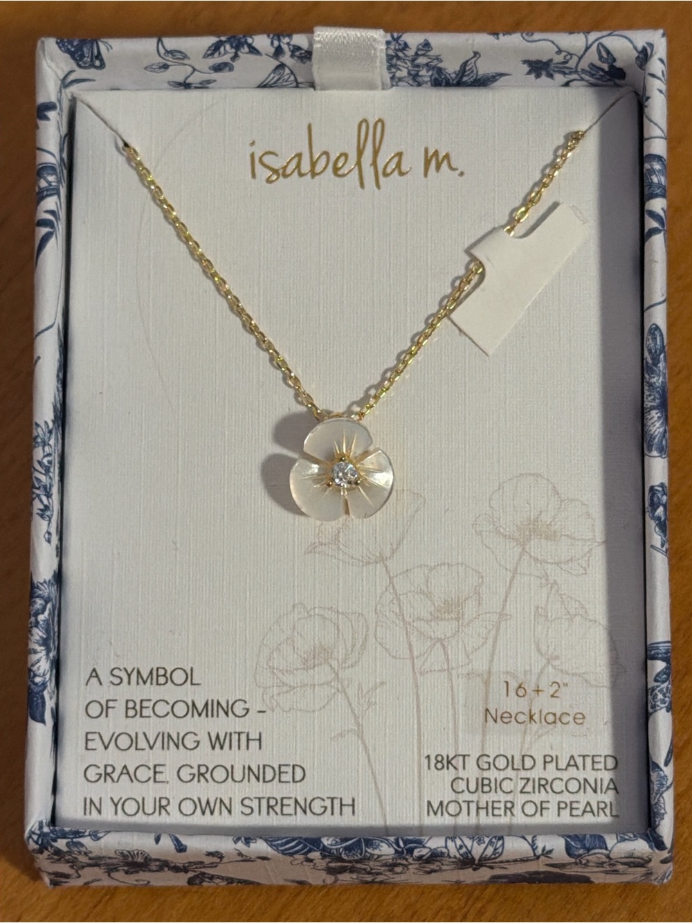 ✨ Isabella M. Mother of Pearl Flower Necklace — NWT ✨